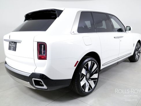 Certified 2025 Rolls-Royce Cullinan AWD/4WD image 2
