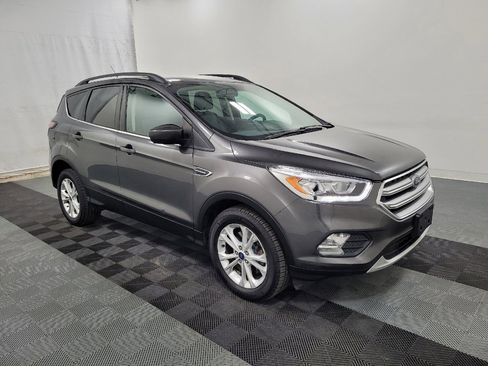 Used 2017 Ford Escape SE w/ Equipment Group 201A AWD/4WD image 11