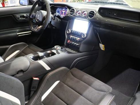 Used 2022 Ford Mustang Shelby GT500 w/ Carbon Fiber Track Pack image 13
