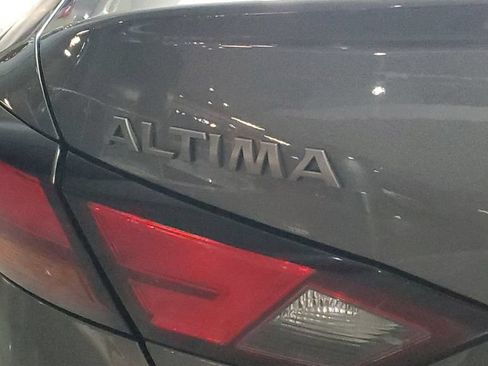 Used 2024 Nissan Altima 2.5 SR FWD image 8