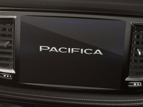 Used 2026 Chrysler Pacifica Limited w/ S Appearance Package AWD/4WD image 18