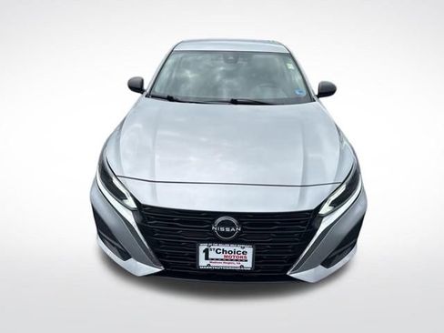 Used 2024 Nissan Altima 2.5 SV FWD image 8