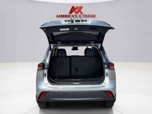 Used 2021 Toyota Highlander XLE AWD/4WD image 70