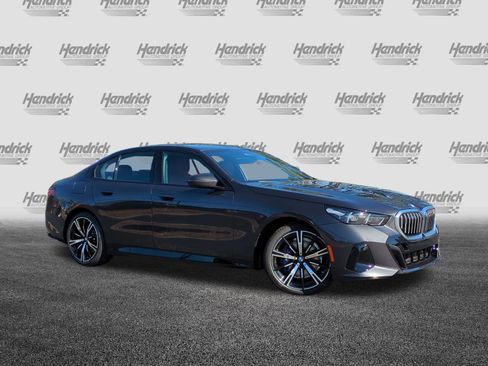 New 2026 BMW 530i xDrive w/ M Sport Package image 2