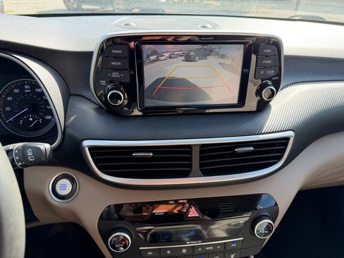 Used 2020 Hyundai Tucson Sport FWD image 12