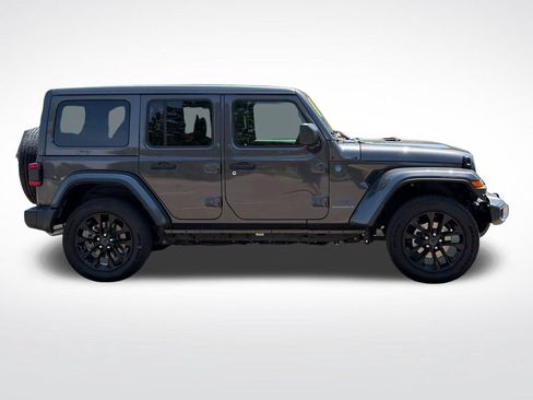 Used 2025 Jeep Wrangler Unlimited Sahara w/ Safety Group AWD/4WD image 8