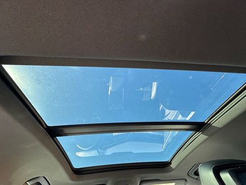 Used 2019 Audi e-tron Prestige w/ Prestige Package image 20