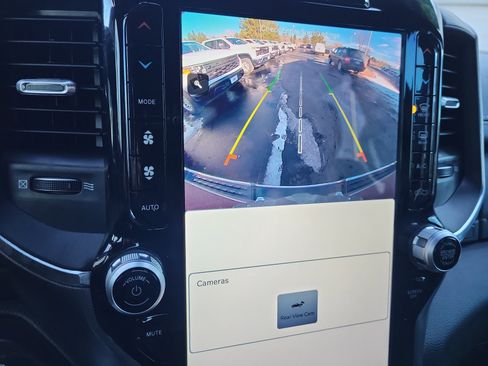 Used 2023 RAM 1500 Laramie image 25