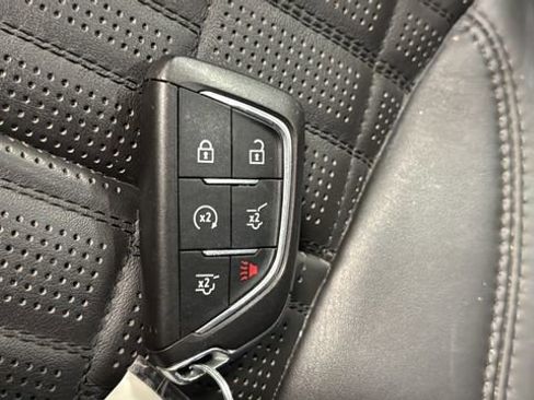 Used 2022 Cadillac Escalade Sport Platinum w/ LPO, ONYX Package AWD/4WD image 45