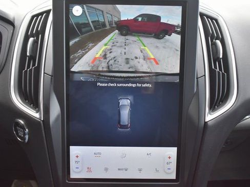 Used 2024 Ford Edge Titanium image 26