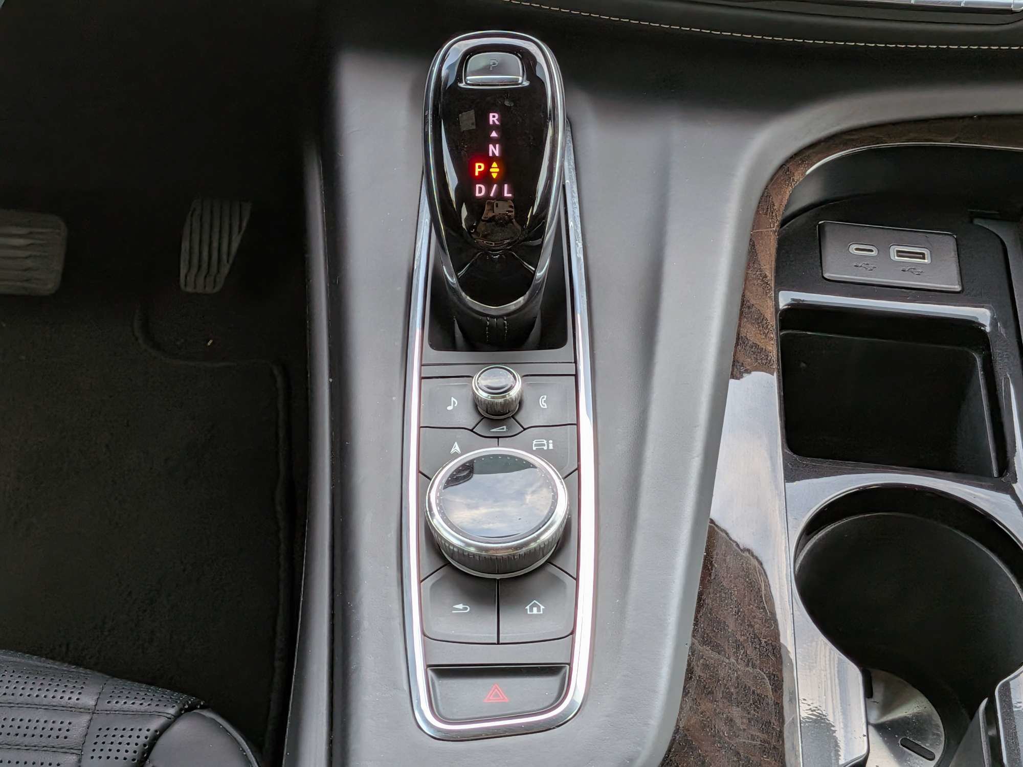 Used 2023 Cadillac Escalade ESV Sport Platinum w/ LPO, ONYX Package RWD image 21