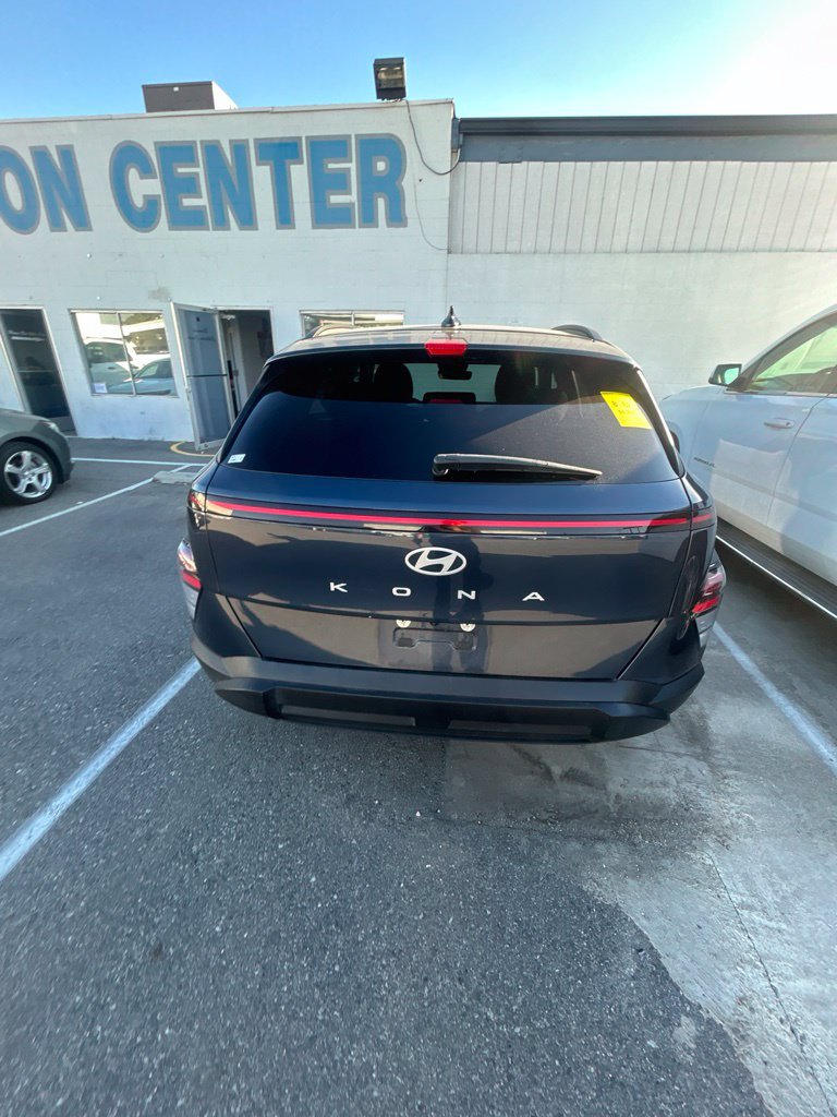 Used 2025 Hyundai Kona SEL FWD image 8