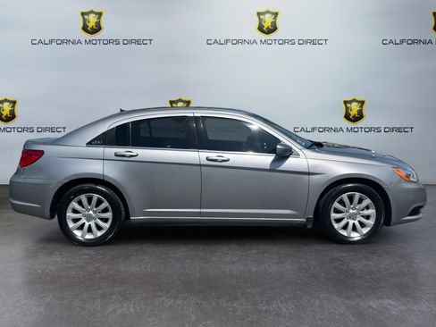 Used 2014 Chrysler 200 Touring FWD image 6