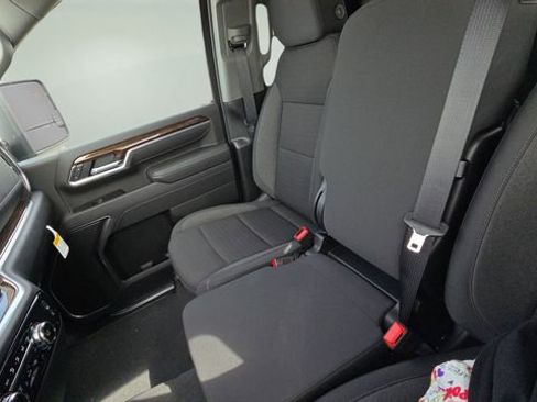 New 2026 GMC Sierra 2500 SLE w/ Preferred Package image 39