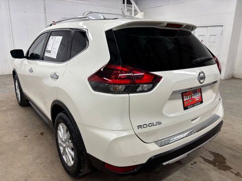 Used 2020 Nissan Rogue SV FWD image 5