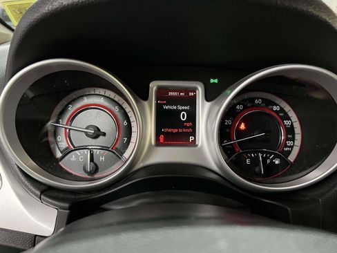 Used 2017 Dodge Journey SE image 24