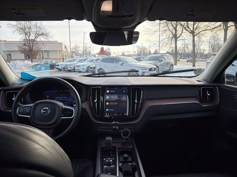 Used 2024 Volvo XC60 B5 Plus image 15