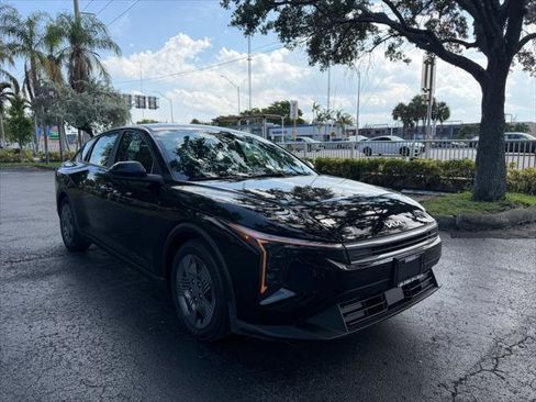 Used 2025 Kia K4 FWD image 9