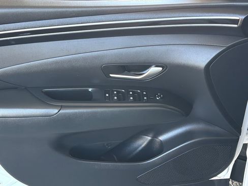Used 2024 Hyundai Tucson SE FWD image 3