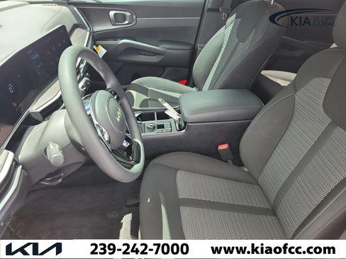 Certified 2025 Kia Sorento LX FWD image 21