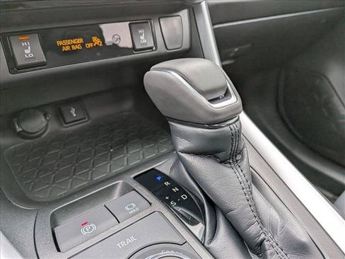 Used 2022 Toyota RAV4 XLE Premium image 12
