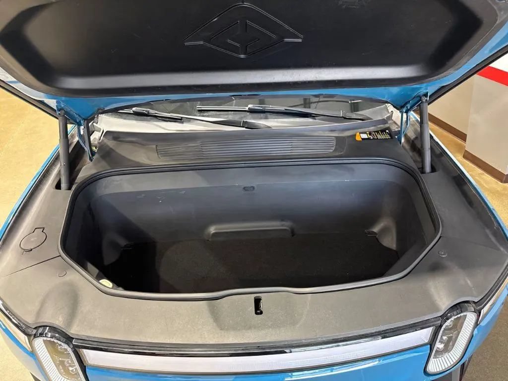 Used 2022 Rivian R1T Adventure AWD/4WD image 10