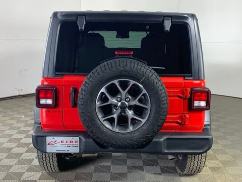 Used 2025 Jeep Wrangler Unlimited Sport AWD/4WD image 12