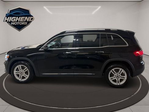 Used 2021 Mercedes-Benz GLB 250 4MATIC w/ Premium Package image 3