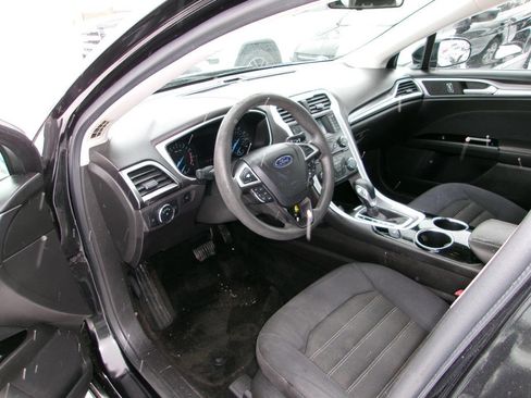 Used 2013 Ford Fusion SE image 5