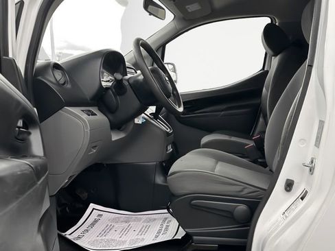 Used 2017 Nissan NV200 SV w/ Back Door Glass Package image 12