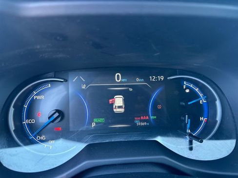 Used 2024 Toyota RAV4 XLE image 18