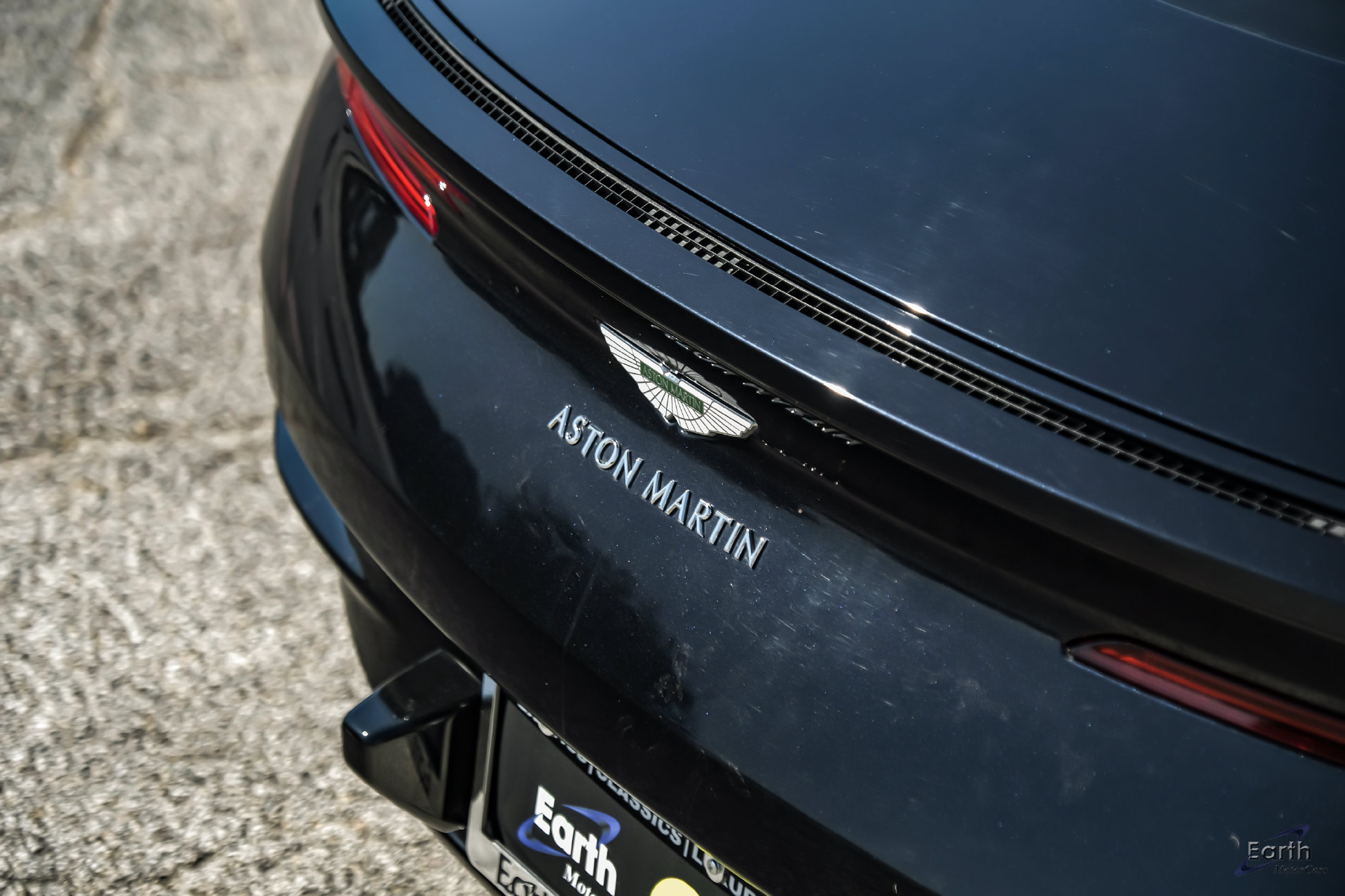 Used 2021 Aston Martin DB11 Coupe RWD image 13