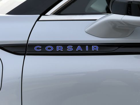 Used 2025 Lincoln Corsair Grand Touring w/ Equipment Group 301A image 13