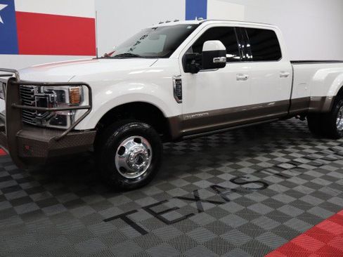 Used 2022 Ford F350 King Ranch w/ King Ranch Ultimate Package AWD/4WD image 2