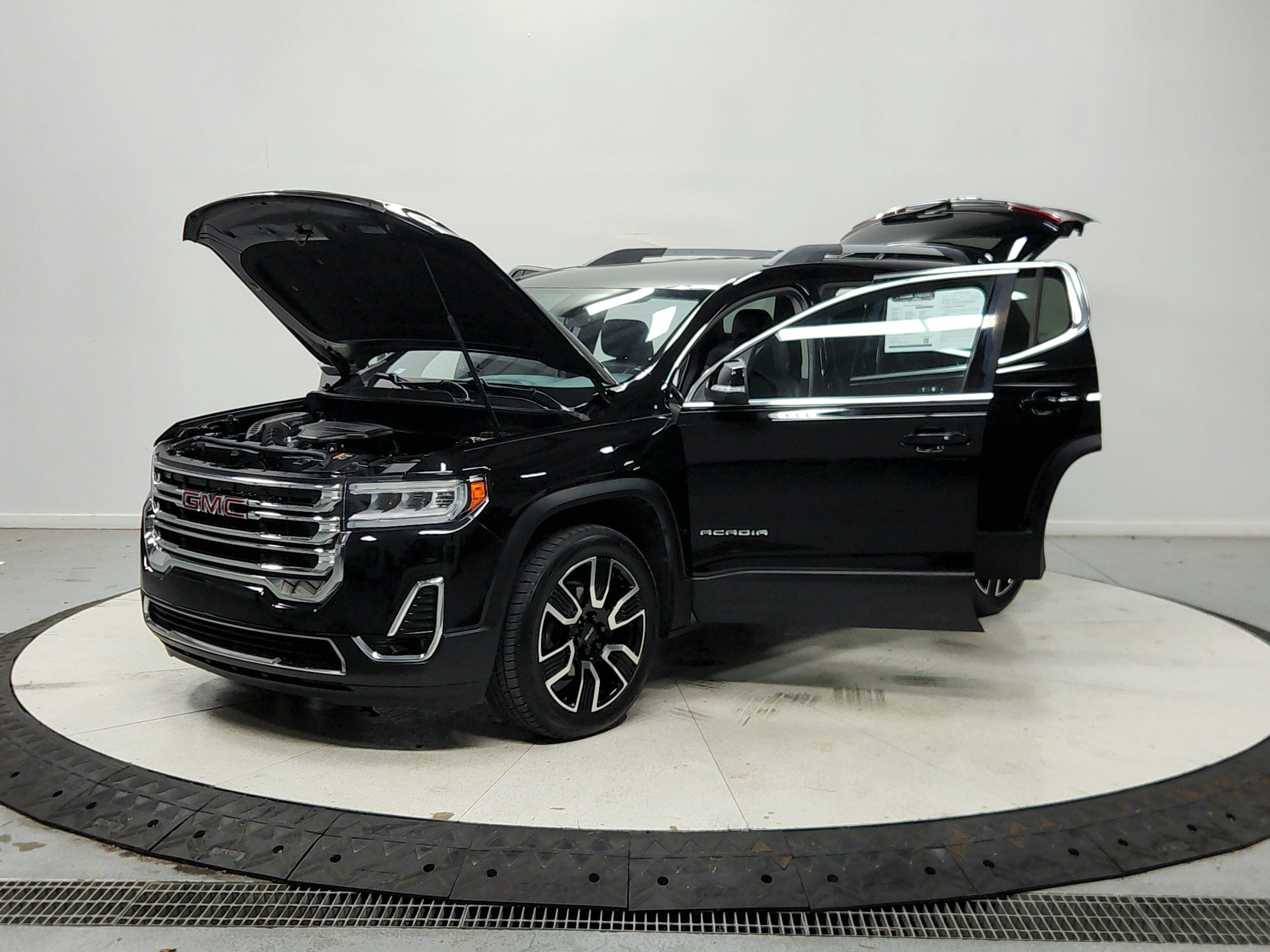Used 2020 GMC Acadia SLT w/ LPO, Black Accent Package FWD image 12