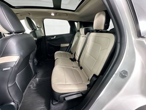 Used 2020 Ford Escape Titanium w/ Titanium Premium Package 2.0 AWD/4WD image 28