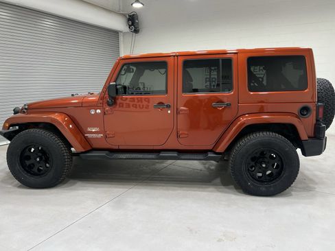 Used 2014 Jeep Wrangler Unlimited Sahara w/ Connectivity Group image 5