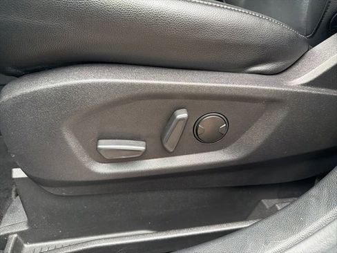 Used 2022 Ford Edge Titanium image 12