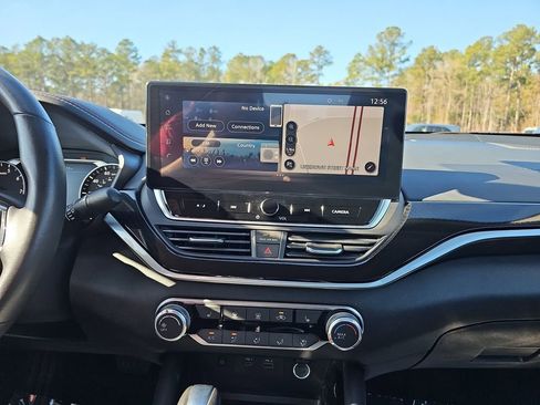 Used 2024 Nissan Altima 2.5 SR w/ SR Premium Package image 24