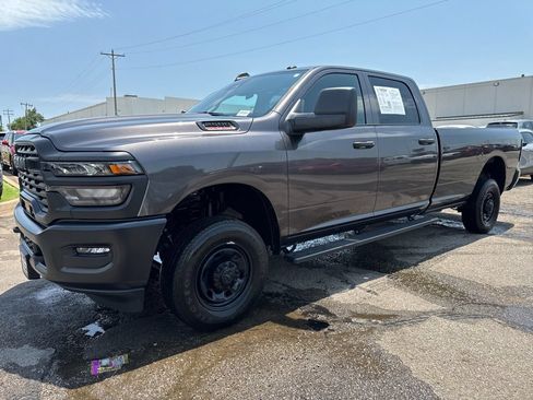 Used 2025 RAM 2500 Tradesman AWD/4WD image 3