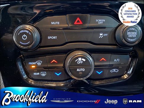 Used 2019 Chrysler 300 S image 24