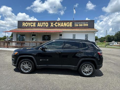 Used 2019 Jeep Compass Latitude image 4