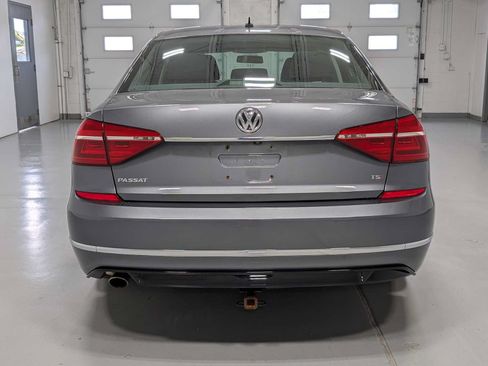 Used 2016 Volkswagen Passat 1.8T R-Line FWD image 9