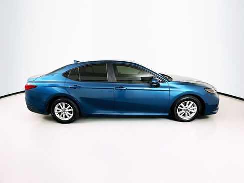 Used 2025 Toyota Camry LE image 10