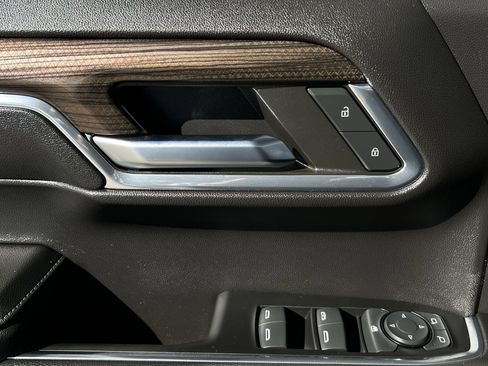 Used 2024 Chevrolet Silverado 1500 LT image 25