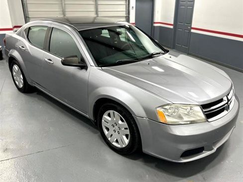 Used 2013 Dodge Avenger SE image 10
