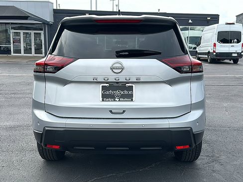 Used 2024 Nissan Rogue S image 7