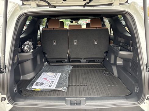 Used 2026 Toyota 4Runner Limited AWD/4WD image 17