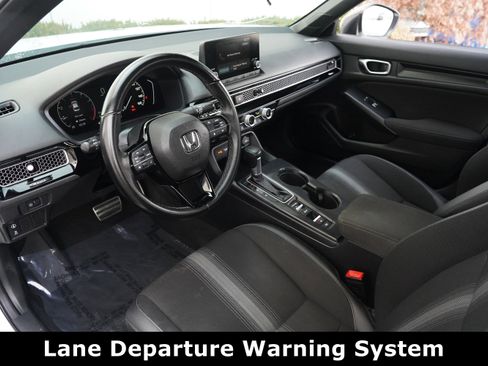 Used 2023 Honda Civic Sport image 4