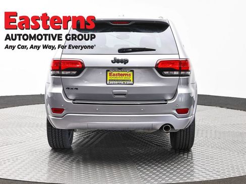 Used 2017 Jeep Grand Cherokee Altitude AWD/4WD image 6